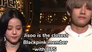 Hanya Kim Jisoo yang bisa melakukan ini tanpa diomeli, ya kan...