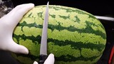 Boss: "This big watermelon must be cut out to look like 298 yuan!"