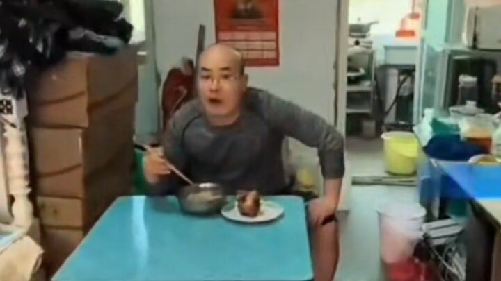 Kakak ini benar-benar hidup dengan sangat bijaksana.