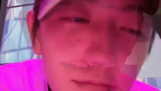 عقلية الحب لا علاج لها حقًا! تشين لǜ سكران وبحث عن ليو كونغ للعودة معه، وبعض المعجبين كشفوا أن السبب