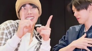 【ชเว ยอนจุน & จอง โฮซอก】ฝันหวานมาแล้ว! เทพเจ้าแห่งชา ราชาแห่งชา เจ้าแห่งชา เจโฮป x วายเจ หล่อมาก! อั