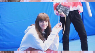 【I've fallen for Zhai Xiaowen, Zhai Xiaowen's younger sister】Bending into a paperclip for her!!