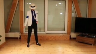 Goddess!! This is the most amazing female dancer imitating Jackson that I have ever seen! No objecti