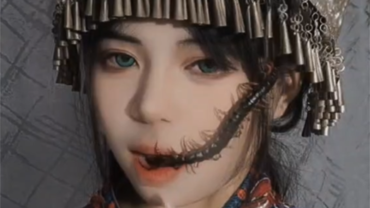 Who is this girl? So cute—she even spits out centipedes. Everyone, tag her for me (please don’t imit