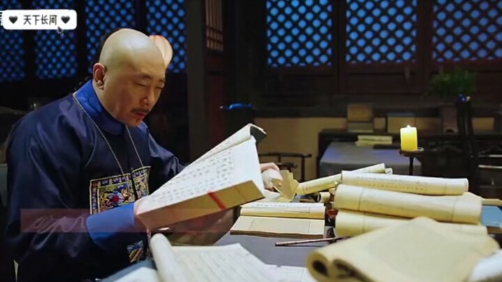 The young man dipped the ink in the steamed bun and was seen by Emperor Kangxi, and from then on he 