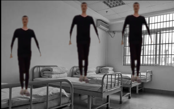 恐 怖 精 神 病 院