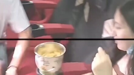 Saling follow, saling bantu; follow pasti dibalas, tidak akan unfollow.