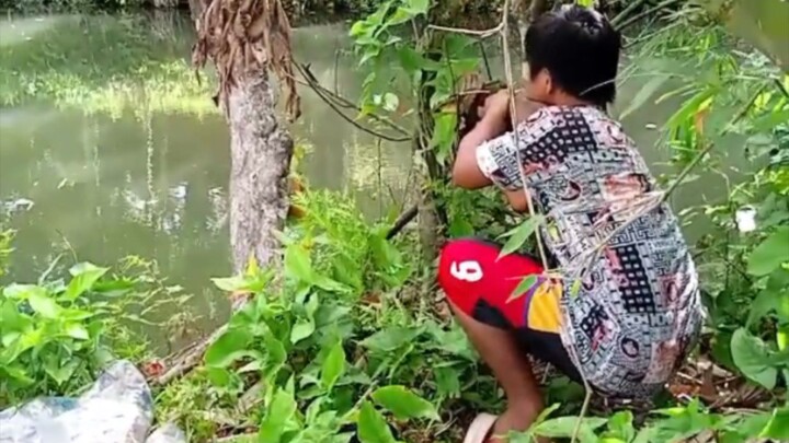 na tae sa tabing ilog🤣