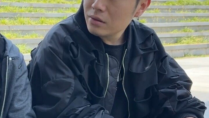 Khi tình yêu biến thành sợi dây siết chặt hơi thở, buông tay chính là bước khởi đầu để tự cứu mình.