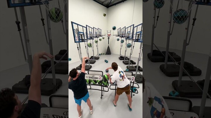 ยืนเรียงกัน โยนบาสเกตบอล【เวอร์ไปแล้วRidiculous】