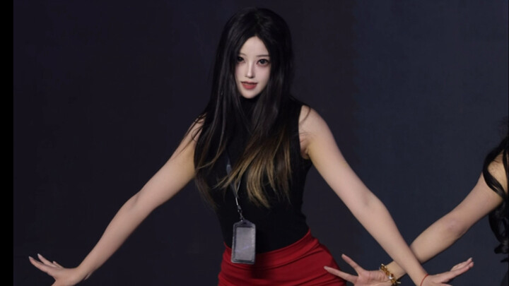 [Short Skirt] I look really good in a red short skirt too.