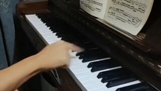 充满罐头笑声的琴景喜剧
