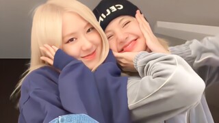 ROSÉ&LISA menari "Jiggle Jiggle" secara live lagi