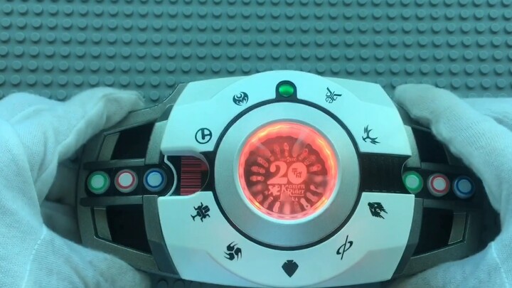 Kamen Rider Decade collaborates with 20 Heisei knights at once, with the complete version of transfo