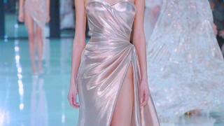 As we all know, the longer the fork is, the longer the legs are. [Super high slit maxi skirt]