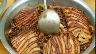 Chongqing's boxed meals aren't complete without "shao bai."