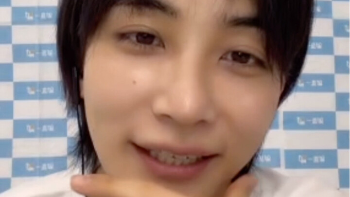 Tôi thực sự đã cười suốt hai phút luôn. Hài quá trời hài á á á á á!