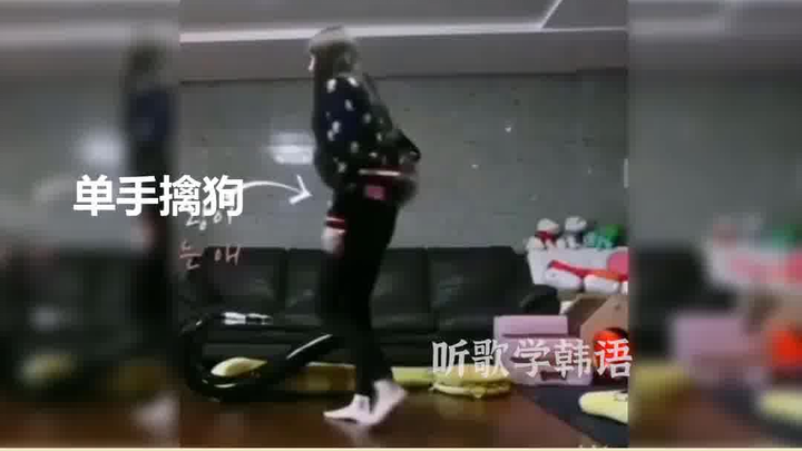 ความแตกต่างระหว่างการกอดคุมะของเจนนี่กับลิซ่า