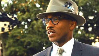 因为肤色他从小被人看不起，长大后成了好几家银行的大老板