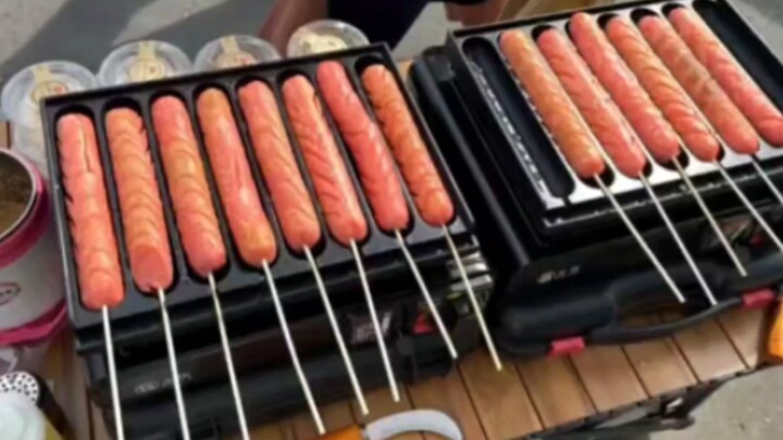 Netizens Share a Comprehensive Guide to Setting Up a Starch Sausage Stall