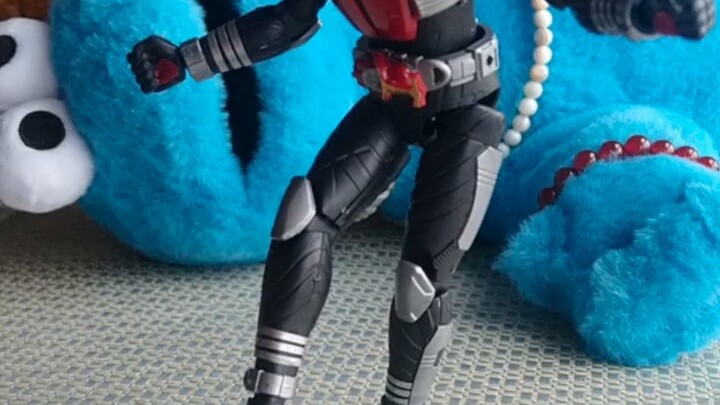 Hadiah ulang tahunnya adalah pertarungan King of Armor yang dibuat oleh ibuku sendiri!