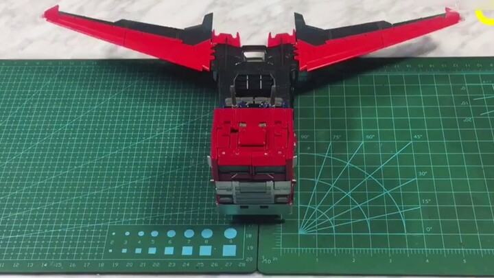 [Stop-motion animation] The PG Sky King that needs help to assemble by yourself