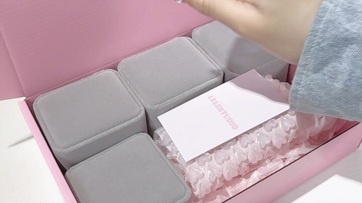 Đóng gói trang sức Swarovski, tôi đã quên mất việc cập nhật trên Bilibili rồi, xin lỗi 100 người the